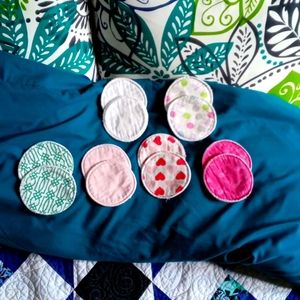 Set of Nursing Pads
